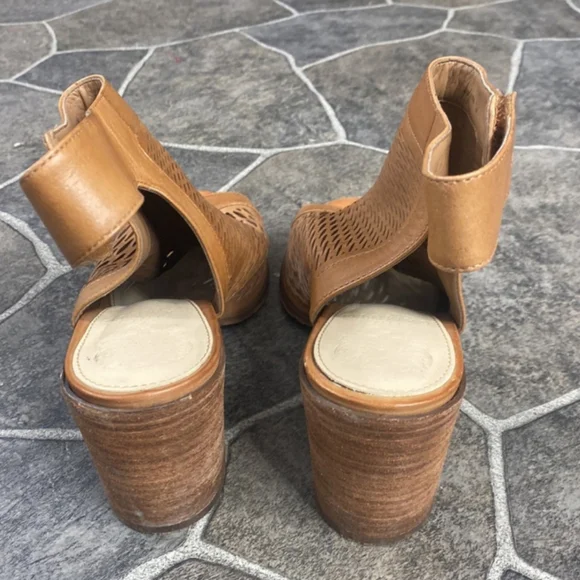 Vince Camuto Wedge Open Toe & Heel Boot In Tan Brown Size 7.5 - Picture 4 of 6